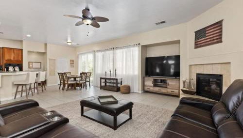 Stylish Silver Falls 4BR KING Master Game Room - Photo 3