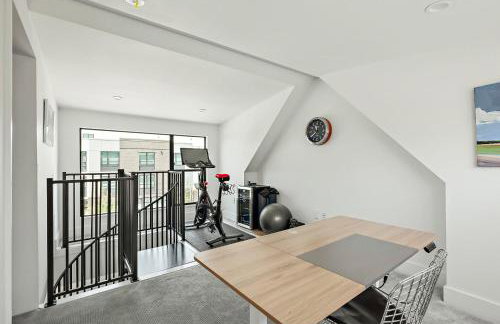 Rooftop Deck, DT City Views, Modern Eastside Oasis - Foto 22