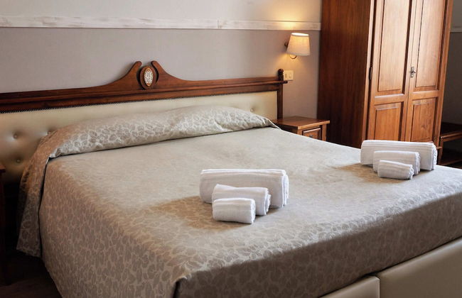 La Collegiata Guest House - Photo 20