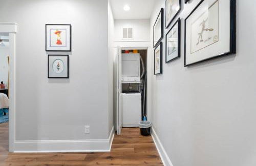 4BR Themed Stay Suite Near NC State Downtown Sleeps 10 - Foto 37