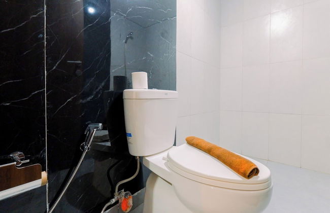 Homey And Minimalist 1Br Royal Sentul Park Apartment - Photo 10