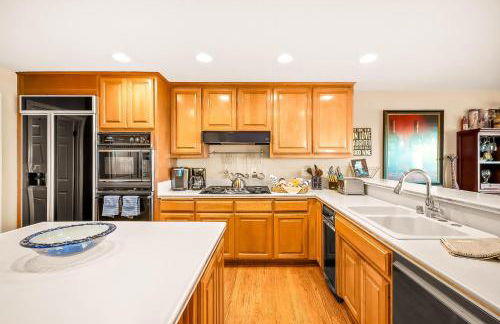 Spacious Beautiful Home with Stunning Bay Views - Foto 21