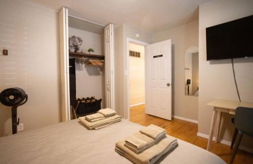 Blue Boho Music and Meme House Four Bedroom Home with Arcade near Westport Plaza - Foto 7