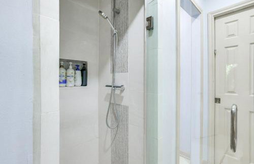 Near NRG! Cozy and Private Houston Home with Garden - Foto 18