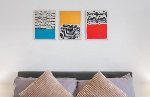 Stylish 1 Bed Apt 4 Min to Airport WiFi & Parking - Foto 5