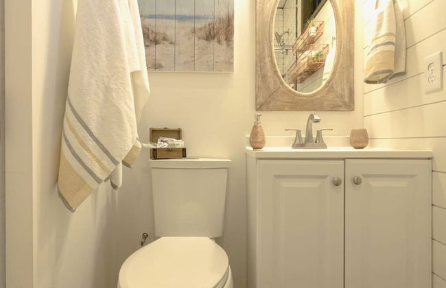 The Shoreline Container Tiny Home 12 min to Magnolia Baylor - Foto 40