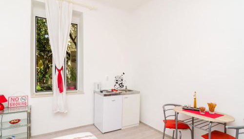 Apartment Caceris - Comfort Studio Apartment with Terrace - Foto 1