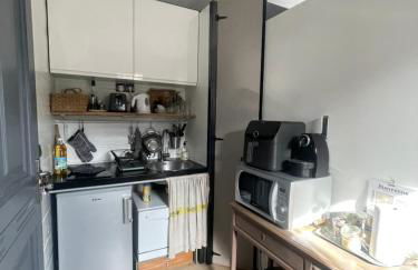 Petit chalet, spa, climatisation parking moto garage vélo Les chambres de Pauline - Foto 2