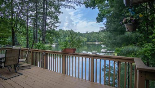 Connestee Lakefront Retreat · Lakefront Retreat in Connestee Fal - Foto 3