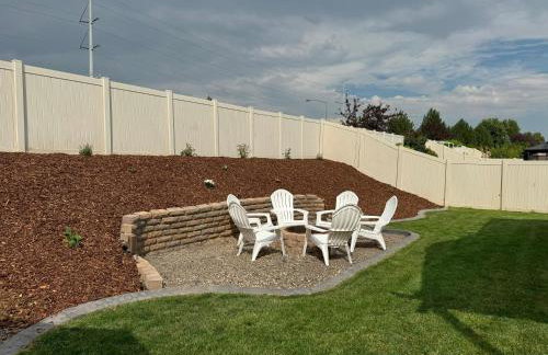 Spacious Family Retreat with Hot Tub & Home Theater - Foto 5