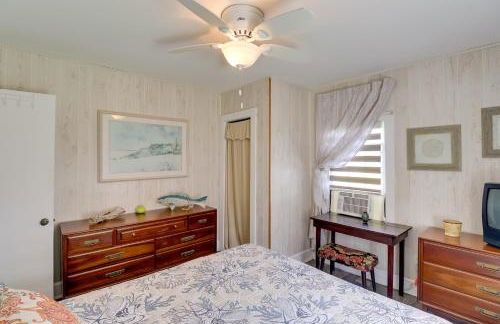 Deck and Indian River Bay Views Coastal Cottage - Foto 16