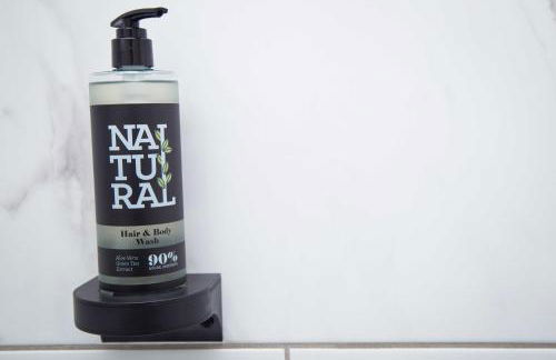 Bridge Court by Sterling Edge Apartments - Luxury Aparthotel - Stylish 1-bed Apartments - Balcony with Canal View or Private Garden - Free Parking - Foto 52