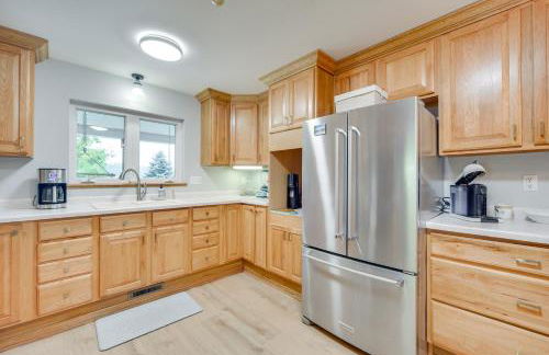 Swim Dock and Game Room Lakefront Home in Siren! - Foto 12