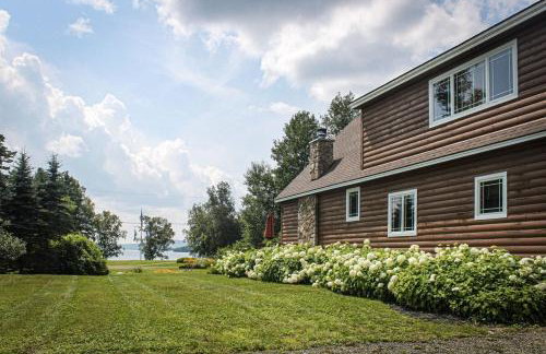 Gingerbread House on Mooselookmeguntic Lake - Photo 36
