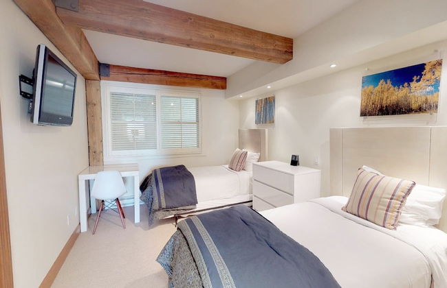 Top of the Village - Foto 20