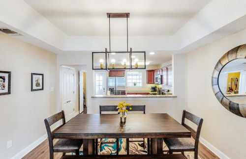 Welcoming home walkable to Steps of Alamodome & riverfront & near River Walk - Foto 7