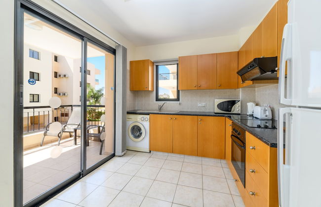 2 bed Apartment Overlooking Pool - Oroklini - Foto 3