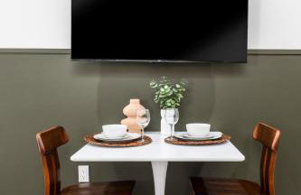 Cozy LA Getaway Fast Wi-Fi and Smart TV - Foto 9