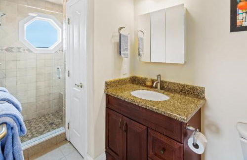 ❤️ The Top End Townhomes with Stunning Views On One-Of-A-Kind Rooftop Deck! WOW! - Foto 35