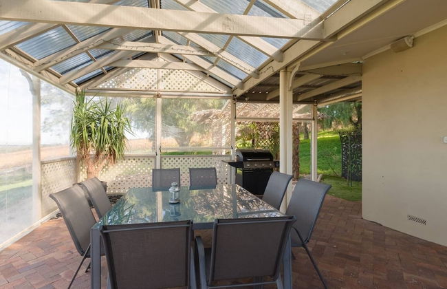 131 Your Vineyard Home in the heart of the Vale - Photo 13