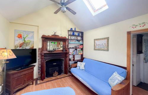 The House on Hobson Lane - Foto 1