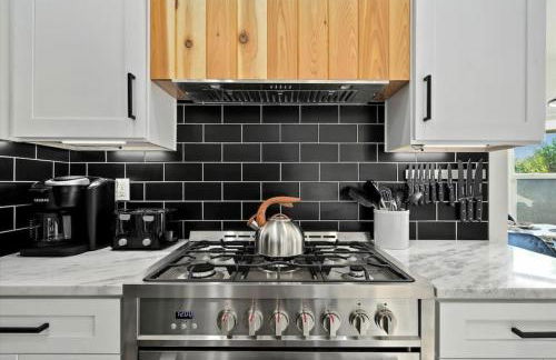 Private Oasis On 2 Acres with Indoor Pool and Theater - Foto 13