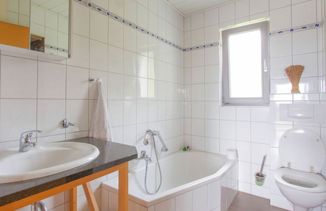 Luxurious Farmhouse Near the ski Area - Photo 13