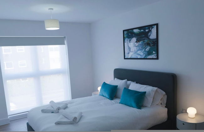 Luxury Manchester Apartment - Orange - Photo 2