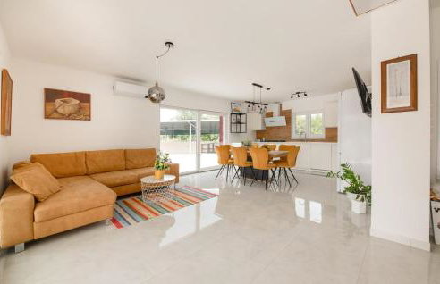 Awesome Home In Mali Vareski - Foto 5