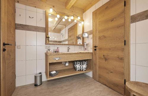 Bayern Chalets bei Salzburg und Berchtesgaden mit Whirlpool und Sauna - Foto 73