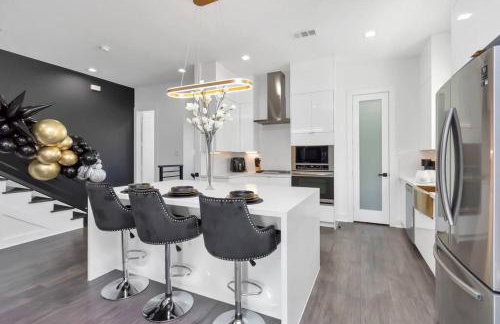 The Suite Spot! Downtown Skyline Views! Sleeps 12 - Foto 23