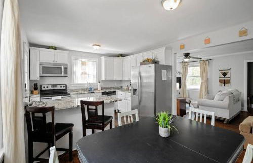 Private House + Yard Central Location to all RVA - Foto 36