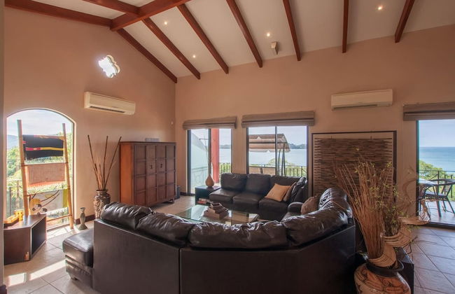 Big Hillside Villa in Potrero With Pool and Panoramic Ocean Views - Photo 11