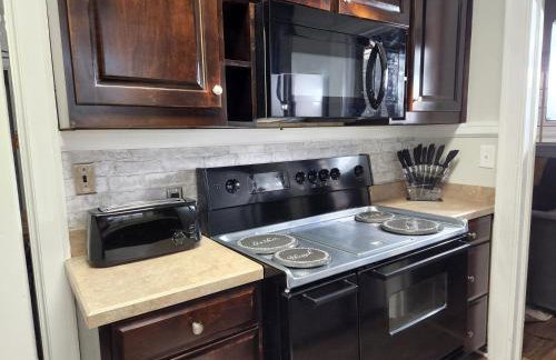 Spacious Centrally Located 3 Bed 2 Bath - Sleeps 8 - Foto 18