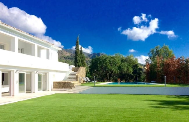 Top Luxury Marbella Villa - Photo 32