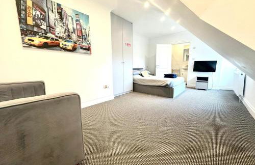 Stylish Modern, Private Apartment,15 Mins To Central London - Photo 28