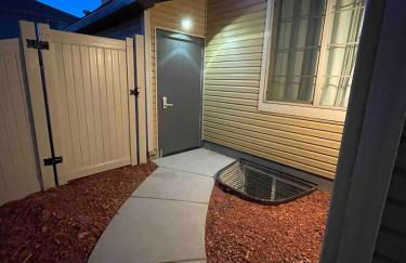 Entire Fully Equipped Basement Guest Apartment Home - Foto 18