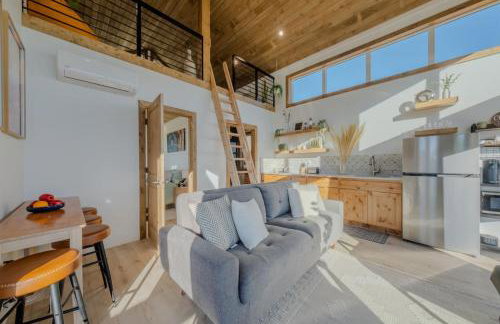 Stargazing Retreat with Hot Tub Deck Hammocks BBQ - Photo 42