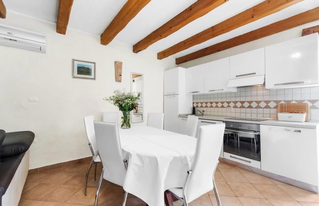 Holiday House with Pool Villa Ladybug - Photo 9