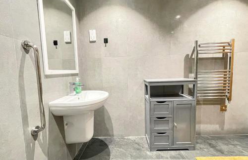 Fully-Furnished Studio Apt in Islington with Wi-Fi near Angel, Kings Cross & Upper Street by NourNest Apartments - Foto 21