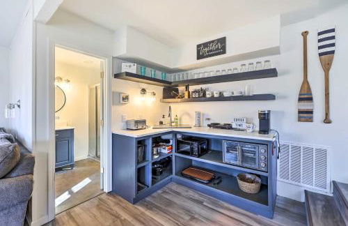 Lakefront Grove Cabin Shared Dock and Seasonal Pool - Foto 12