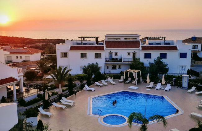 Sunny and Family Friendly Apartment Directly at the Pool - Foto 35