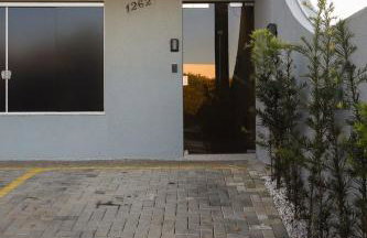 Lou Suítes - Suíte 03 com 2 camas de casal - Conforto para sua Família - Foto 4