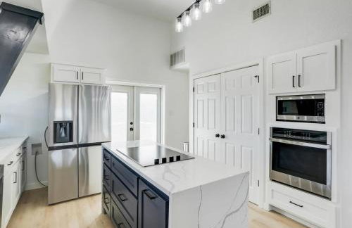 Modern Home - 1 Acre Lot w Pool Patios Jacuzzi - Foto 19