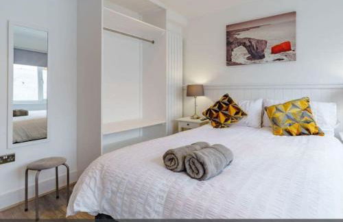 Tenby Heights, 5 en-suites, Parking & Garden - Photo 42