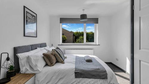 Group-Friendly 4-BR Home with Space & Comfort - Foto 2