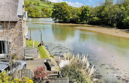 Duck Cottage - Waters Edge, Exclusive Village Location - Photo 39