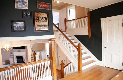 Lakeview on Main Pool Fire Pit and Walkable - Foto 21