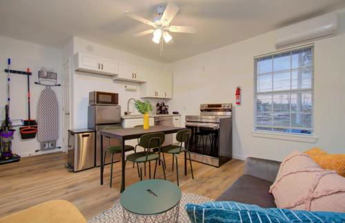 Heart of Houston - 8-BD 4-BA with Yard - Photo 32