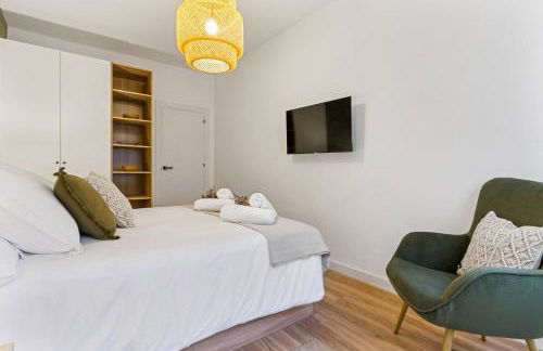 Monet, apartamento con terraza, cuna y trona - Foto 9